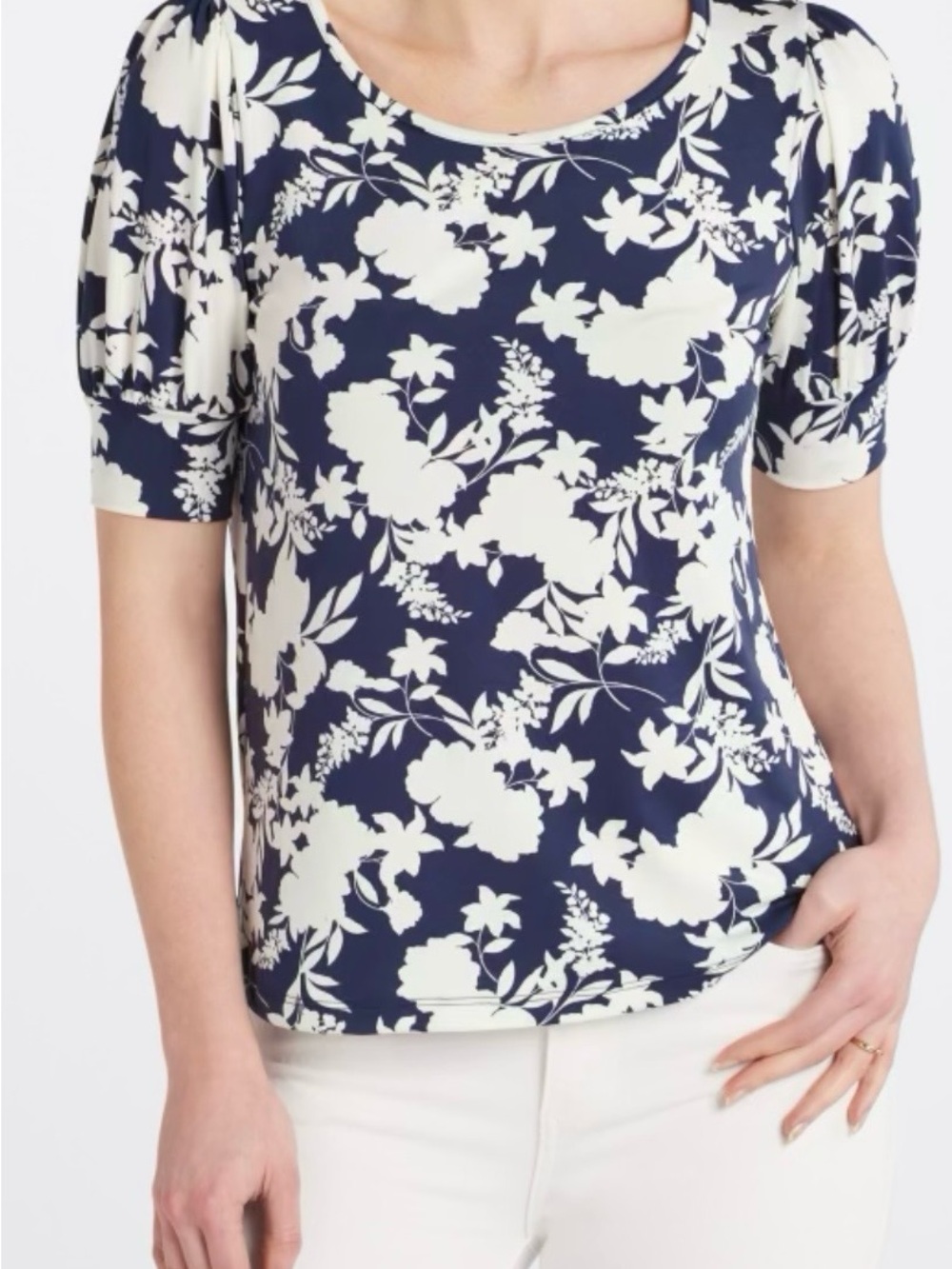 Staccato Navy and White Floral Short Sleeve Top size small